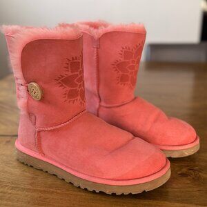 Ugg Bailey Boot with Button Detail & Kimono Flower - LIKE NEW!
